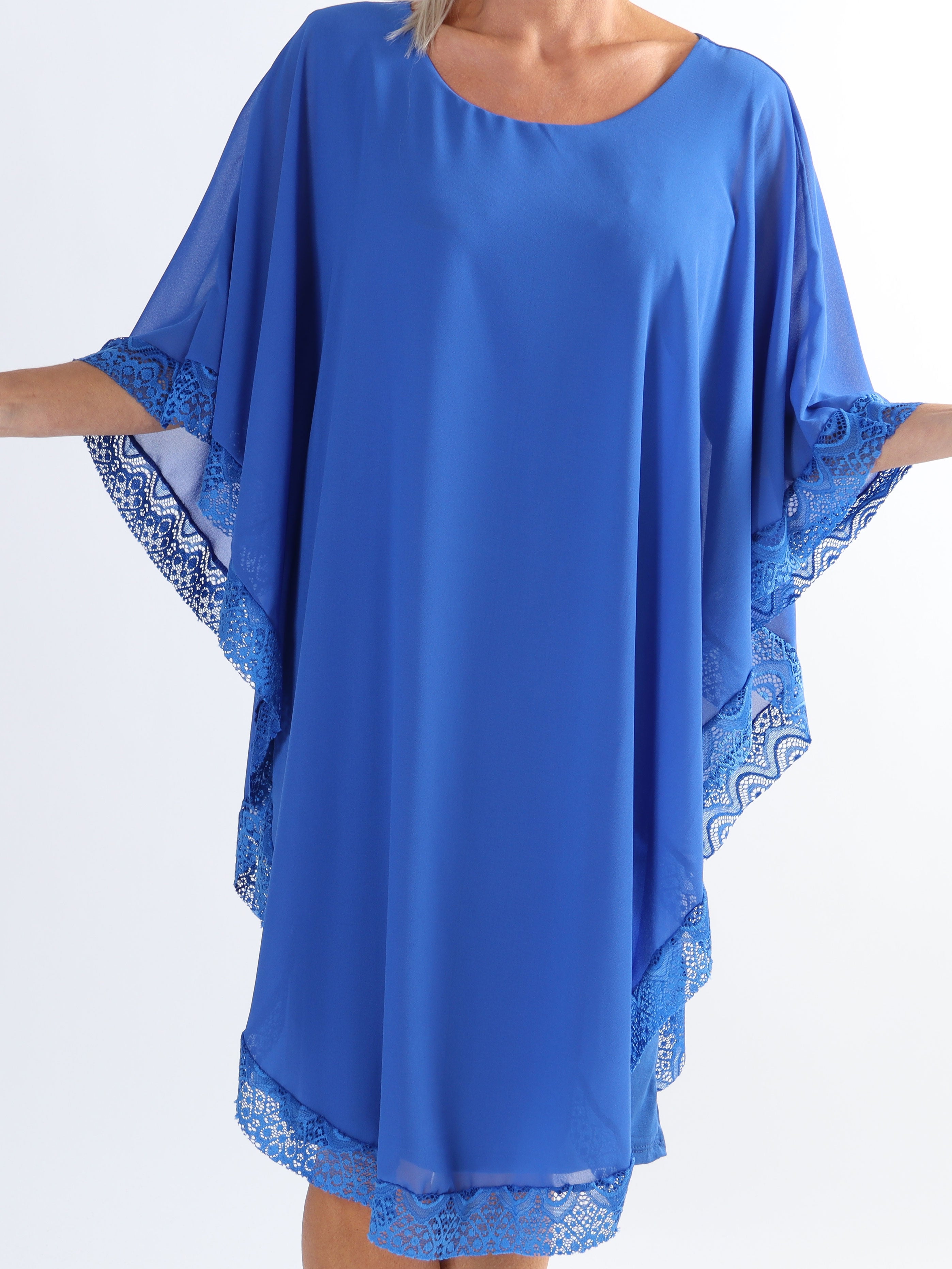 Kenya Edge - Plus size tunikaklänning med chiffonglager och spetskant